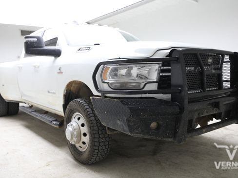 Used 2024 RAM 3500 Big Horn w/ Sport Appearance Package AWD/4WD image 6