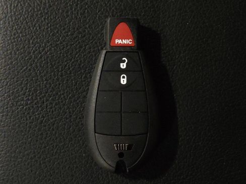 Used 2021 RAM 1500 Classic SLT image 32