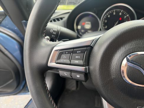 Used 2019 MAZDA MX-5 Miata RF Grand Touring RWD image 25