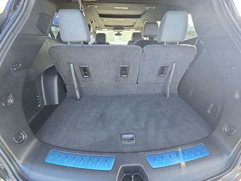 Used 2024 Buick Enclave Essence w/ Experience Buick Package AWD/4WD image 29