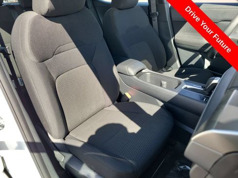 Used 2025 Nissan Kicks S AWD/4WD image 21