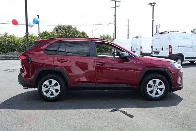 Used 2019 Toyota RAV4 LE FWD image 4
