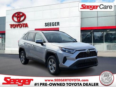 Used 2024 Toyota RAV4 XLE w/ Convenience Package image 1