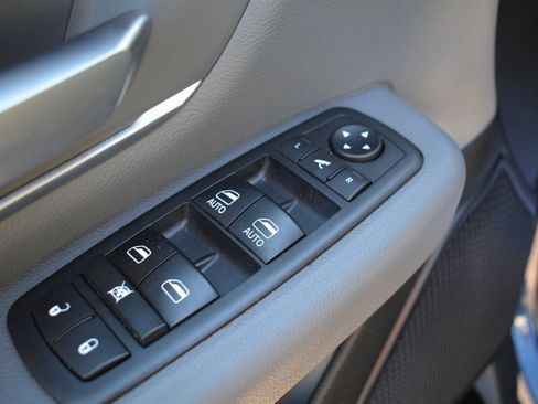 Used 2020 RAM 1500 Big Horn image 8