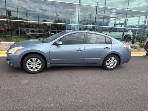 Used 2010 Nissan Altima 2.5 SL w/ Technology Pkg FWD image 3