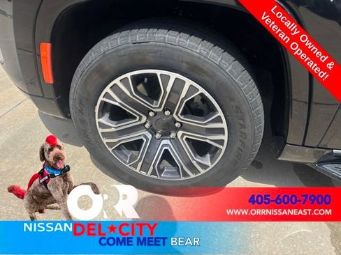 Used 2024 Jeep Wagoneer L Series II w/ Flexible Seating Group AWD/4WD image 9