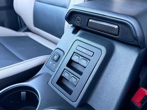 Used 2022 Ford Bronco Wildtrak image 18