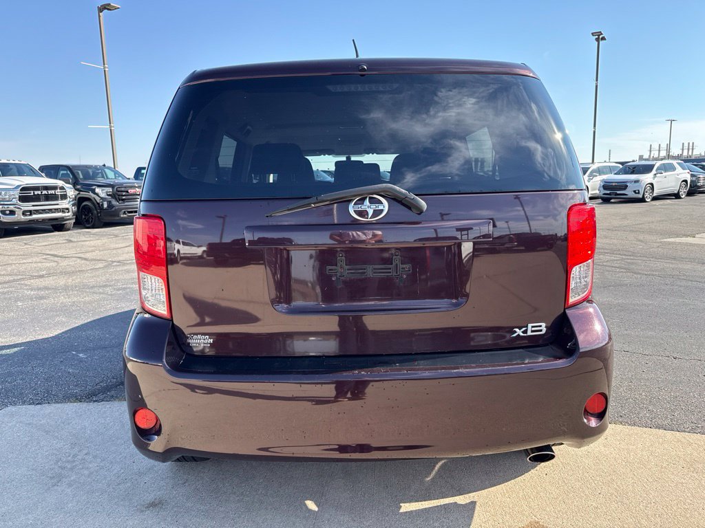 Used 2012 Scion xB FWD image 8