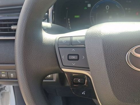 Used 2025 Toyota Camry LE image 23