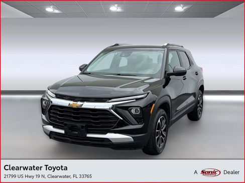 Used 2025 Chevrolet TrailBlazer LT w/ Driver Confidence Package AWD/4WD image 1