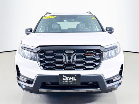 Used 2023 Honda Passport TrailSport image 3