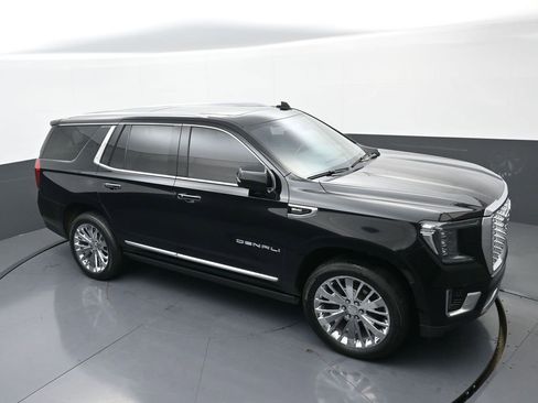 Used 2021 GMC Yukon Denali w/ Denali Premium Package AWD/4WD image 30