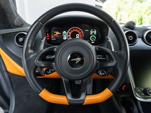 Used 2019 McLaren 570S RWD image 14