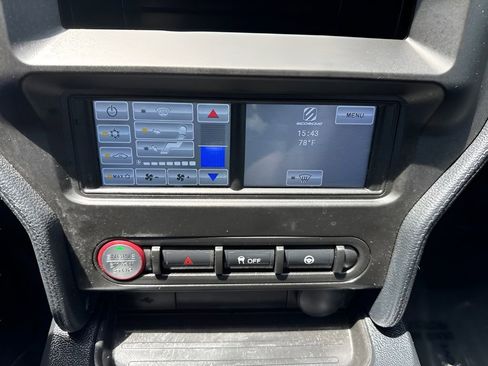 Used 2018 Ford Mustang GT w/ Black Accent Pkg RWD image 17