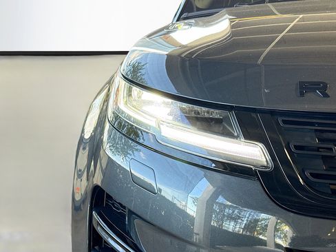 Used 2025 Land Rover Range Rover Evoque Dynamic SE image 9