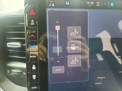 New 2026 RAM 2500 Laramie AWD/4WD image 26