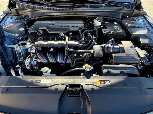 Certified 2025 Hyundai Elantra Sport image 10