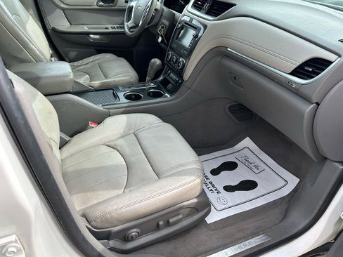 Used 2015 Chevrolet Traverse LTZ image 12