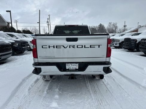 Used 2022 Chevrolet Silverado 2500 LT w/ Convenience Package image 6