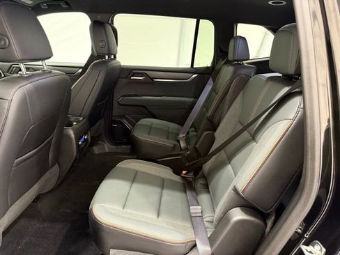 Used 2025 GMC Acadia AT4 image 17