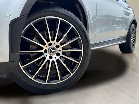 Used 2021 Mercedes-Benz GLC 300 4MATIC Coupe image 2