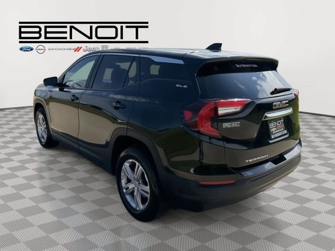 Used 2024 GMC Terrain SLE AWD/4WD image 3