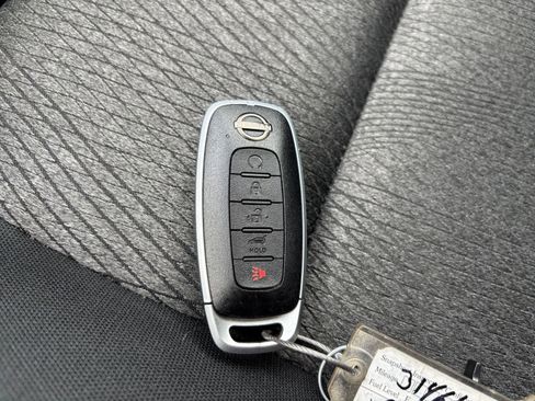 Used 2025 Nissan Rogue SV AWD/4WD image 21