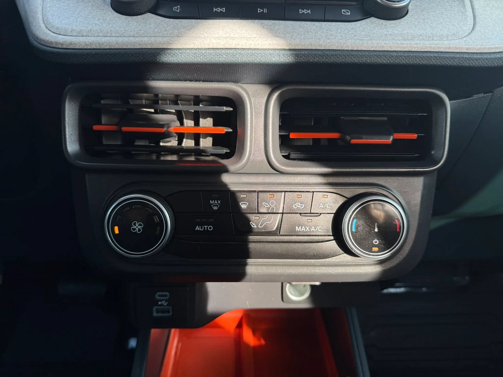 Used 2024 Ford Maverick XLT FWD image 13