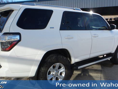 Used 2017 Toyota 4Runner SR5 Premium image 5