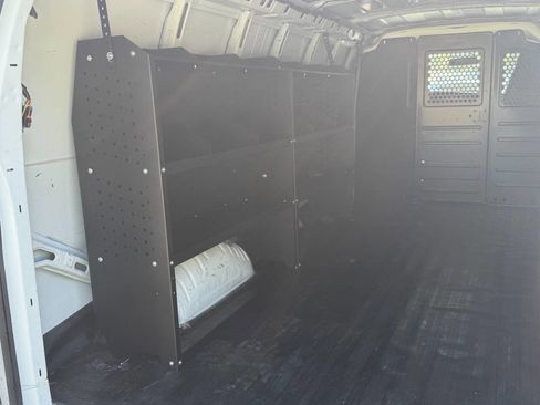 Used 2019 Chevrolet Express 2500 Extended image 19