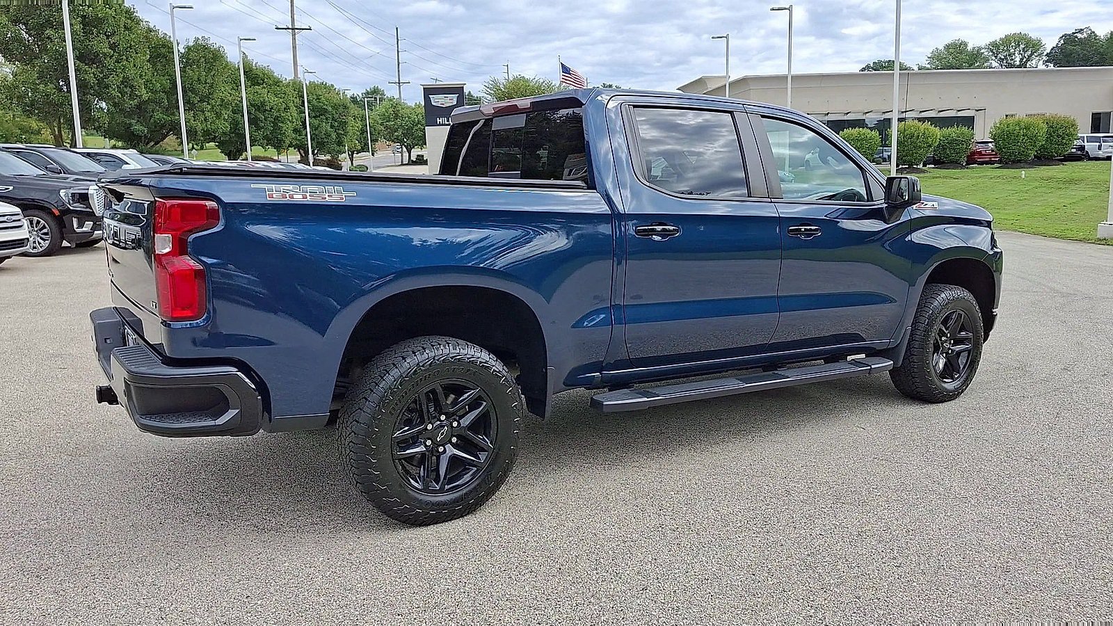Used 2022 Chevrolet Silverado 1500 LT Trail Boss w/ LT Trail Boss Premium Package AWD/4WD image 8