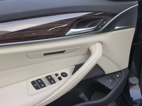 Used 2019 BMW 530e w/ Convenience Package image 15