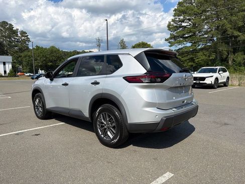 Used 2024 Nissan Rogue S AWD/4WD image 7