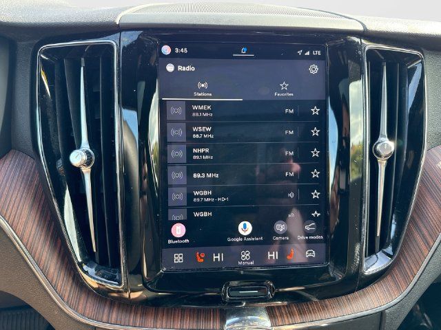 Certified 2024 Volvo XC60 B5 Plus w/ Protection Package Premier AWD/4WD image 15