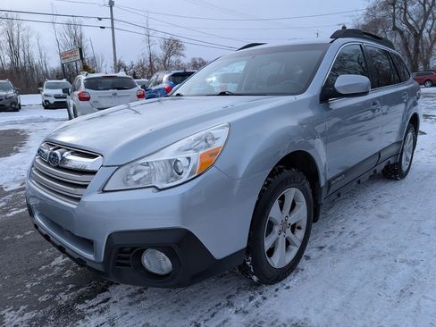 Used 2014 Subaru Outback 2.5i Premium image 3