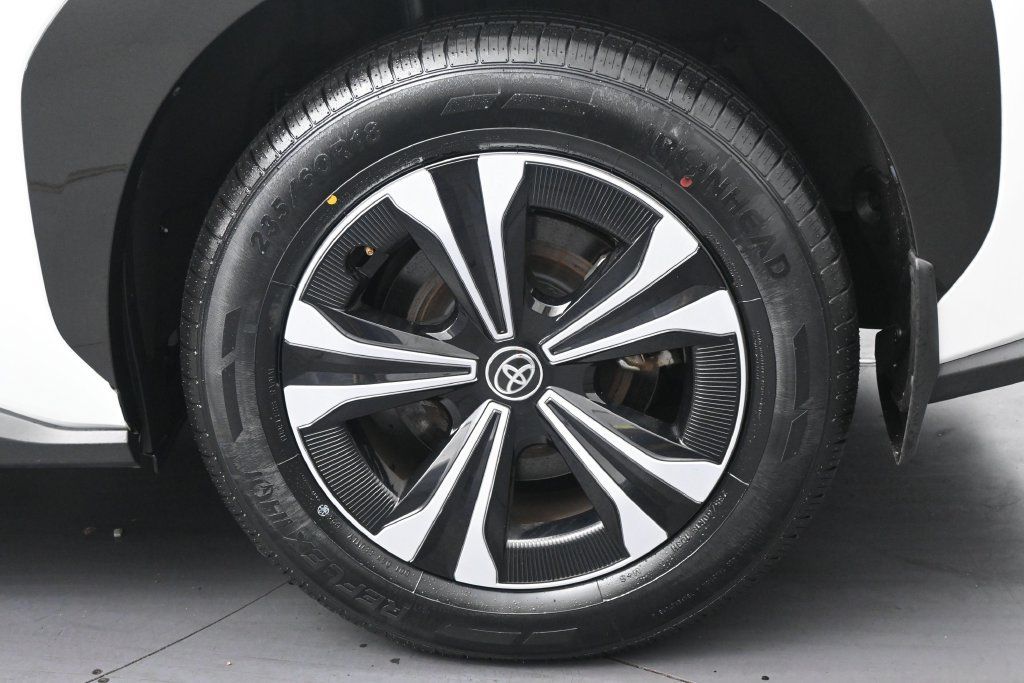 Used 2023 Toyota bZ4X AWD image 35