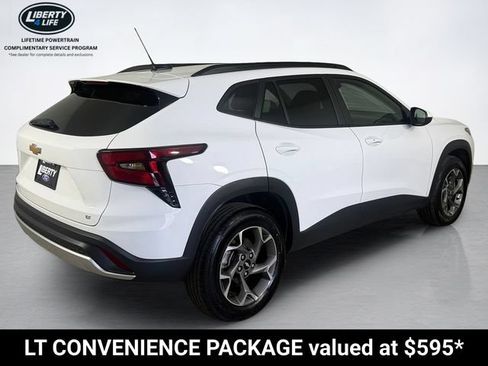Used 2024 Chevrolet Trax LT w/ Driver Confidence Package FWD image 3