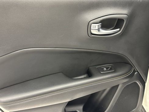 Used 2019 Jeep Compass Latitude w/ Popular Equipment Group image 24