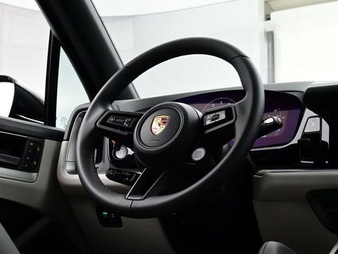 New 2026 Porsche Cayenne image 20
