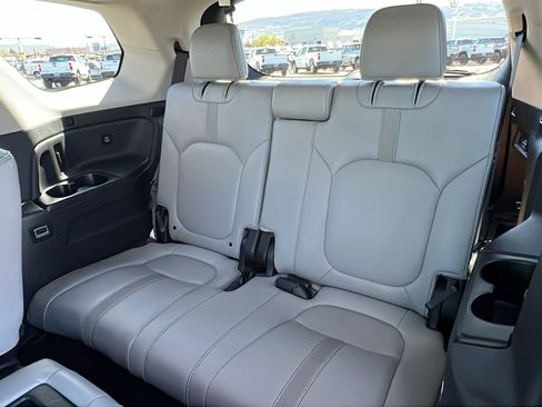 Used 2023 Honda Pilot EX-L image 14