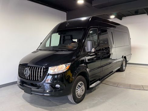 Used 2022 Mercedes-Benz Sprinter 3500 image 10