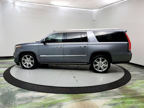 Used 2019 Cadillac Escalade ESV Premium Luxury AWD/4WD image 8