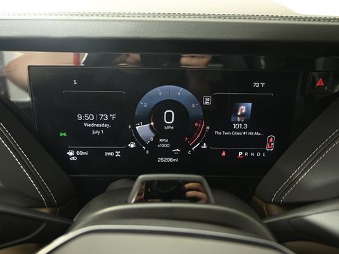 Used 2025 GMC Yukon Denali Ultimate AWD/4WD image 27