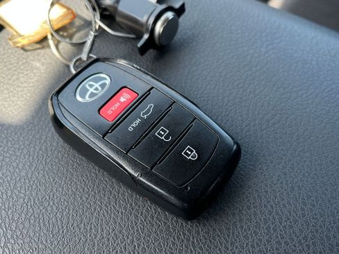 Used 2025 Toyota Camry LE FWD image 22