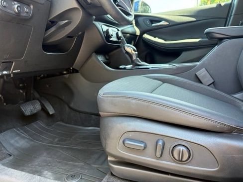 Used 2023 Buick Encore GX Preferred w/ Cold Weather Comfort Package AWD/4WD image 32