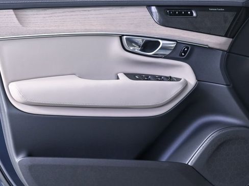 Certified 2026 Volvo XC90 B6 Plus w/ Protection Package Premier AWD/4WD image 8