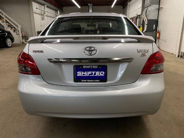 Used 2009 Toyota Yaris S FWD image 4