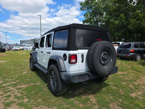 Used 2022 Jeep Wrangler Unlimited Sport AWD/4WD image 2