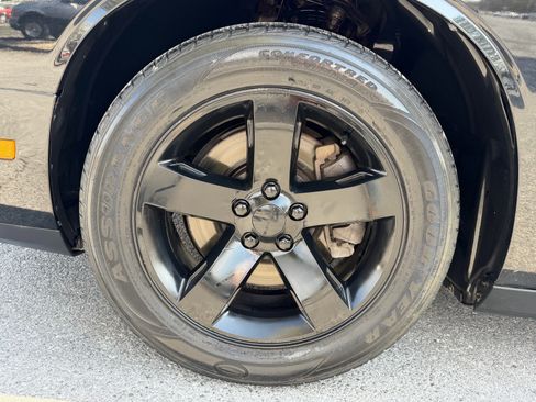 Used 2012 Dodge Challenger R/T Plus RWD image 7