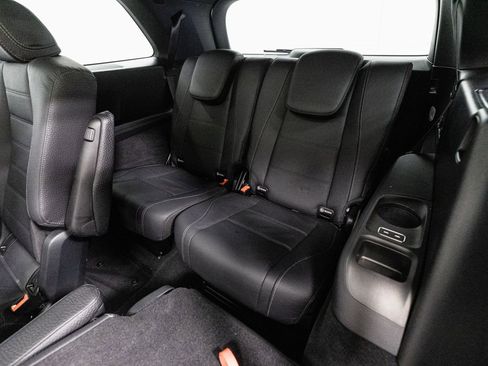 Used 2025 Mercedes-Benz GLS 580 4MATIC image 32